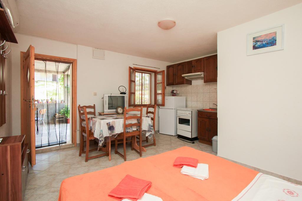 Apartamento Robinson Braco Bogomolje Exterior foto